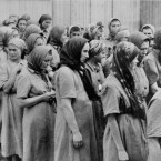 Členové Sonderkommanda měli tu nejtěžší službu, jakou si umíme představit. Mezi lidmi, kteří šli před jejich očima na smrt, vídali i své blízké