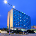 Parkhotel je ikonou, které se vrátila zašlá sláva. Víte však, co se v těchto místech odehrálo za druhé světové války? 