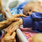 Odchod ze života je vždy smutný. Někteří lidé si přejí o své poslední hodině rozhodnout sami