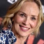 V červenci 2005 Stoneová krátce navštívila Mezinárodní filmový festival Karlovy Vary, kde převzala Křišťálový globus za mimořádný umělecký přínos světovému filmu