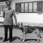 Hitler byl častěji fotografován s Blondi než se svojí milenkou