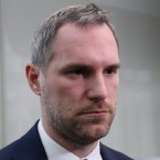 Podle Hřiba je úlohou politiků jít osobně příkladem v dodržování mimořádných opatření