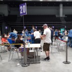 Očkování v O2 areně si vzala na starost armáda. Vše probíhá hladce a do několika minut