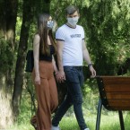 S koronavirem se zkrátka musíme naučit žít