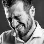 Kde je hranice, kde už není možné dusit emoce v sobě? A existuje vůbec nějaká?