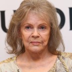 První manžel Evy Pilarové Milan Pilar emigroval a nechal ji tu napospas StB
