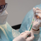 Hygienici případy s podezřením na britskou mutaci trasují přednostně a upravit by se kvůli ní měla také mobilní aplikace eRouška