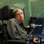 Stephen Hawking s Rogerem Penrosem dokázali, že Einsteinova obecná teorie relativity předpovídá, že čas a prostor má počátek ve velkém třesku a konec v černých dírách