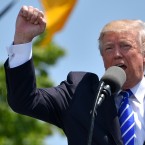Trump bude Bílý dům opouštět jenom těžko...