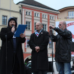 Miroslav Adamec, Martin Konvička a David Štěpán na demonstraci iniciativy Islám v České republice nechceme.