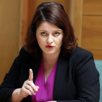 Jana Maláčová se portrétuje jako rváč za pracující, pečenou husou to ale příliš nezlepšila