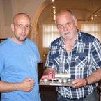 Pánové Jindřich Tesař a Zdeněk Smaženka se věnují papírovému modelářství od dětství