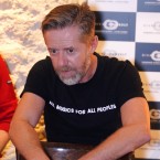 Jiří Langmajer si mezi natáčeními zaběhl na pláž a sdílel to na instagramu. Několika svým sledujícím tím ale málem způsobil zástavu srdce