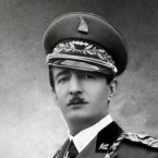 Většna lidí by byla dost vystrašená z jediného atentátu. Králi Zogovi I. ale aktivně usilovalo o život hned pětapadesát vrahů. On se ale nakonec doslova sám ukouřil k smrti