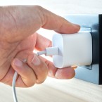 Uzavírání smlouvy s novým dodavatelem energií může být někdy jako bloudění v labyrintu složitých podmínek a poplatků