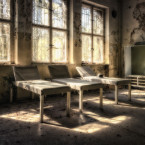 Poměry v někdejších psychiatrických zařízeních si dovedeme představit jen stěží