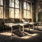 Poměry v někdejších psychiatrických zařízeních si dovedeme představit jen stěží