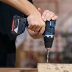 Primární funkcí aku vrtačky je vrtání do dřevěných a kovových materiálů