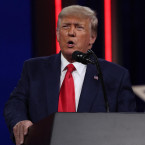 Donald Trump se pokusí sjednat mír mezi Ruskem a Ukrajinou. Napoprvé to ale zřejmě nevyjde