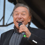 Mnohonásobný zlatý slavík Karel Gott trpěl onemocněním, které postihuje celý organismus