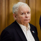 Jaroslaw Kaczynski se nebojí mnoha tvrdých úderů a je možné, že volby jeho strana ovládne