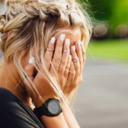 Modelku pokousal pes její kamarádky. Zvíře na ni zaútočilo bezdůvodně a bez varování 