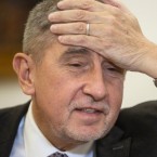 Expremiér Andrej Babiš si s ničím hlavu moc lámat nemusí. Jeho voliči mu budou věrni, i když je třeba usvědčen ze lži