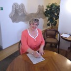 Věra Kovářová do vyšší politiky vstoupila, když byla jako nestranička v roce 2008 zvolena zastupitelkou Středočeského kraje