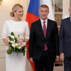 Momentka, která mluví za vše. Monika Babišová pokukuje po prezidentské funkci
