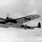 Tři německé bombardéry Dornier Do 17 měly namířeno na Londýn, aby na něj zaútočily. Statečný pilot Ray Holmes to překazil