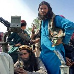 Tálibán po pádu své vlády v Afghánistánu v roce 2001 přesunul část svých aktivit do pákistánského pohraničí, odkud se ho armáda snažila marně vytlačit
