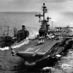 Letadlová loď USS Ticonderoga v roce 1966