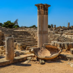 Organizace nelegálně vykopávala starožitné předměty na místech, kam se dosud nedostali archeologové