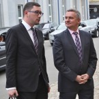 Úředníci Kanceláře prezidenta republiky Ovčáček a Mynář požívají ve svých funkcích zvláštní výhody