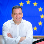Zdechovský se dlouhodobě zajímá o bezpečnostní tematiku, rád by v tom v Bruselu dál pokračoval