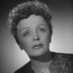 Francouzská šansoniérka s nezaměnitelným hlasem Edith Piaf neměla snadný život. Prošla si nesnadným dětstvím, prostitucí a závislostmi