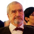 Znáte celé jméno čestného předsedy TOP 09? Tak vězte, že zní: Karel Jan Nepomuk Josef Norbert Bedřich Antonín Vratislav Menas kníže ze Schwarzenbergu