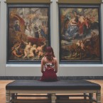 Z domova můžete navštívit Louvre, ale i jiné velké galerie