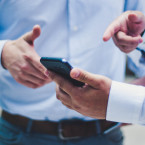 Telefon jako dárek? Důležitým faktorem, který odstartuje celý výběr, je cílová osoba, kterou chcete obdarovat. 