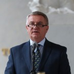 Pokus o obhajobu kroků a vyjádření Vratislava Mynáře nebyl příliš úspěšný