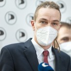 Ivan Bartoš pracoval pro české i zahraniční firmy (Newton IT, Monster Worldwide, T-Mobile či EMTC) jako specialista na informační technologie