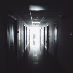 13 minut na chodbě v nemocnici bylo pro malého Adama Vyčítala fatálních