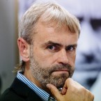 Po střední škole se živil nejdříve jako traktorista, inspirován bratrem, později nastoupil k policii, u níž sloužil dva roky do roku 1992 jako řadový policista