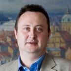 V tzv. Cibulkových seznamech spolupracovníků komunistických tajných služeb existuje záznam důvěrníka vojenské kontrarozvědky, u kterého se shoduje jméno, příjmení a datum narození s Hrdličkovými údaji