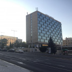 Dnes v těchto místech stojí uznávaný hotel a nákupní středisko