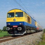 Motorová lokomotiva T 499.0 na zkušebním okruhu v Cerhenicích