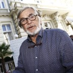 Jiří Bartoška vystudoval herectví na brněnské JAMU