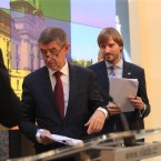 Vláda si pospíšila s rušením opatření v rámci pandemie koronaviru