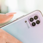 Huawei P40 lite využívá konstrukci čtyř fotoaparátů ve čtvercovém uspořádání