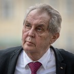 Miloše Zemana čeká v jeho funkci ještě dost dní na to, aby mohl jen odpočívat. Kdo za něj vykonává pravomoci? 